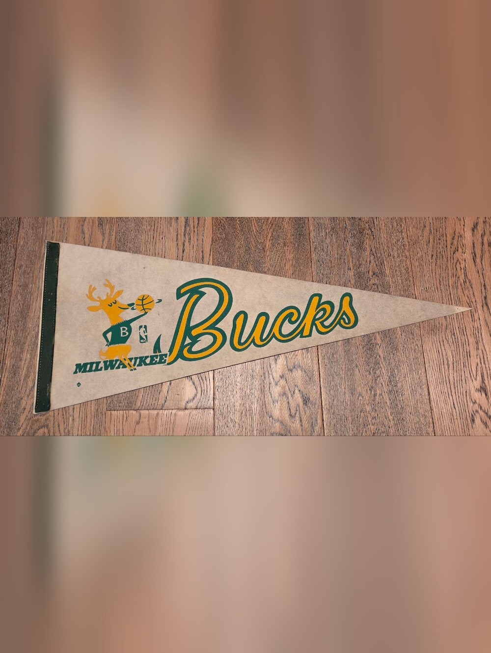 NBA - Milwaukee Bucks - 1970s - Vintage -  Pennant - Felt